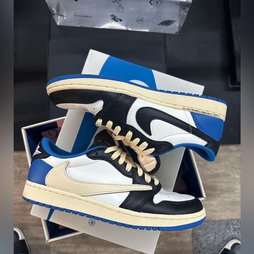 Air Jordan 1 Low Travis Scott x Fragment